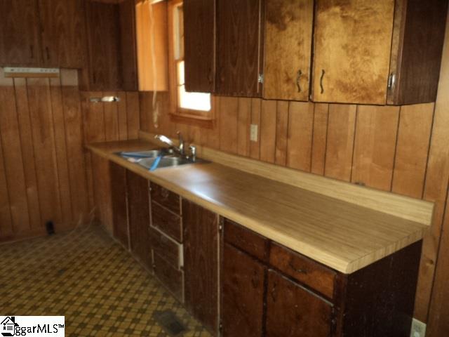 217 Ridgecrest Drive Williamston, SC 29697 - Photo 3 of 10
