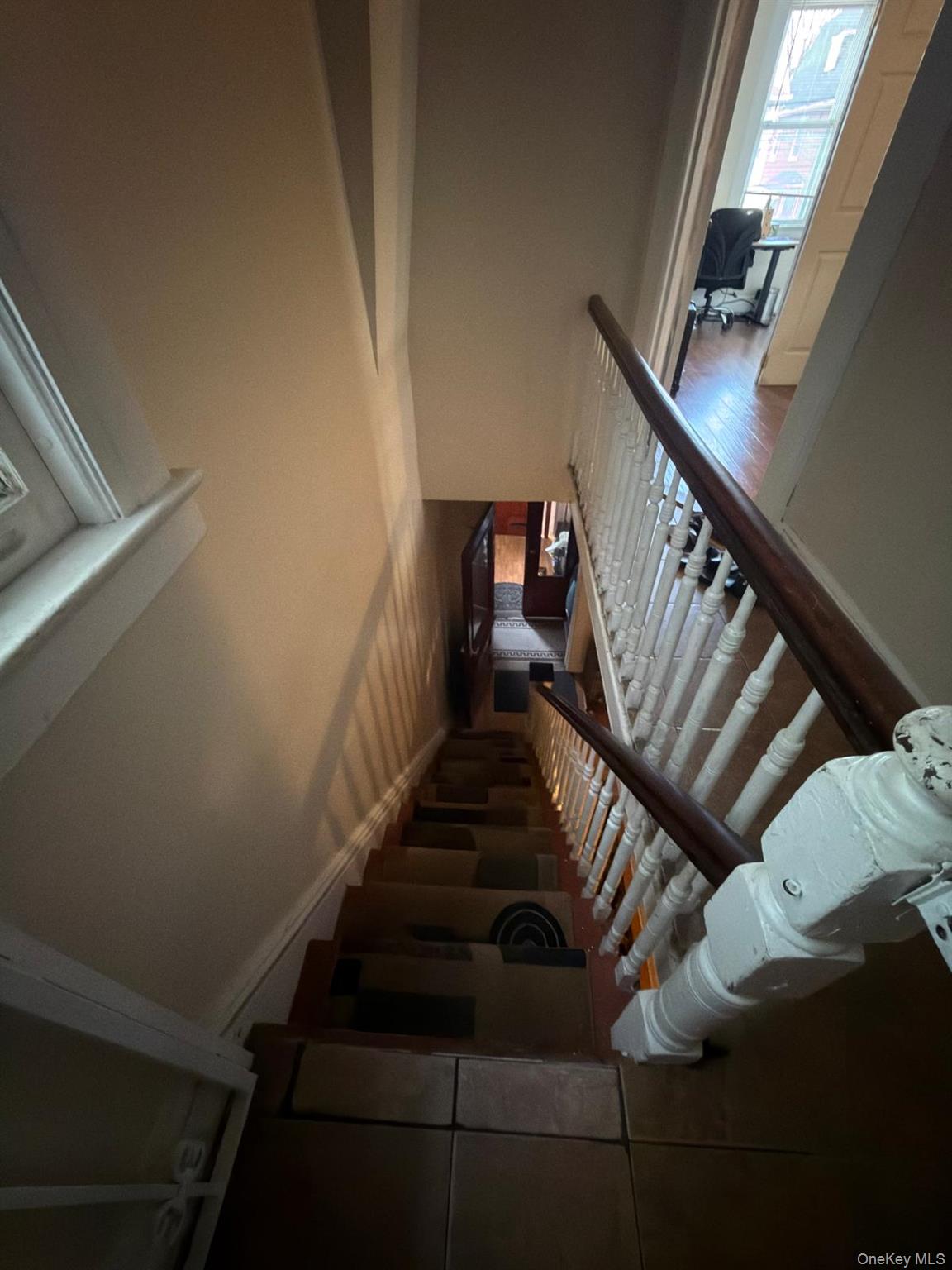 33-21 112th Street, Unit 2 Queens, NY 11368 - Photo 2 of 9 a view of entryway