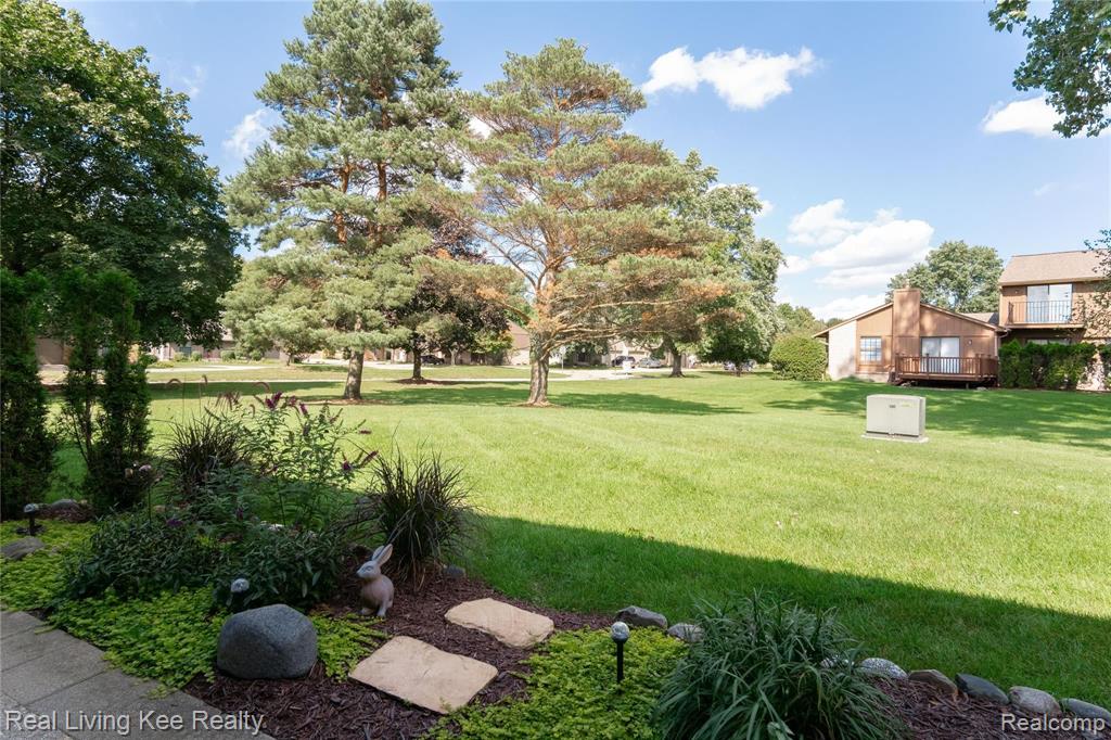 1853 Meadow Dale Court Rochester Hills, MI 48309 - Photo 38 of 43