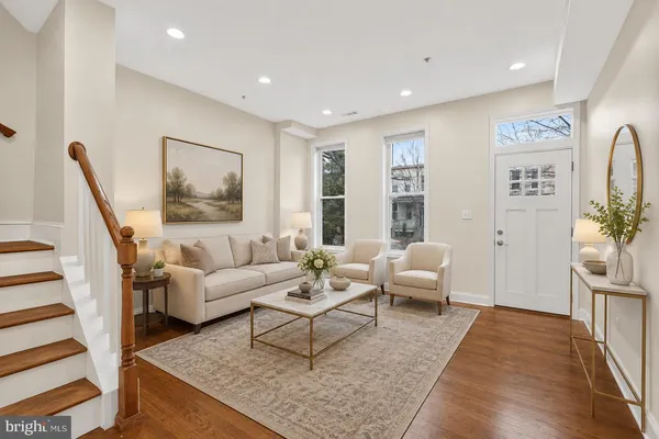 $1,100,000 | 113 15th Street Southeast, Washington, DC 20003