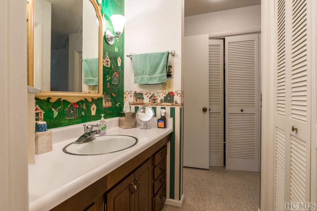 435 Overlook Road, Unit 1B Sapphire, NC 28774 - Photo 27 of 42 Gallery Image 27