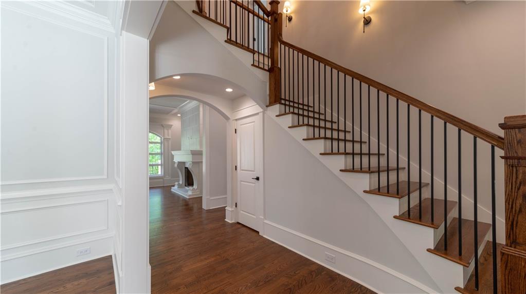 10745 Shallowford Road Roswell, GA 30075 - Photo 6 of 66