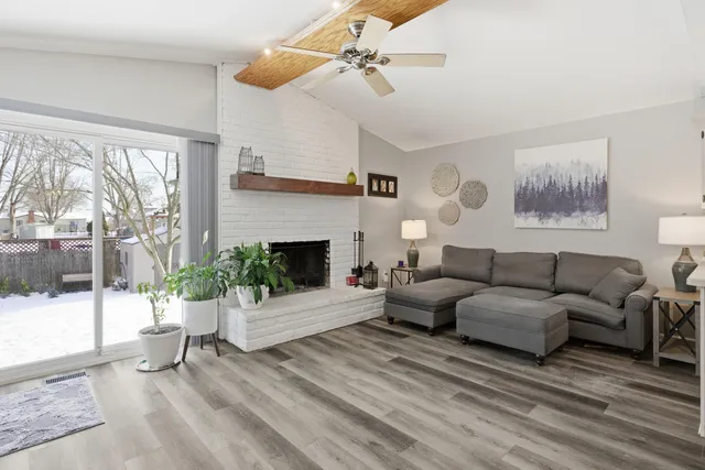 $329,900 | 41942 Kentvale Drive, Clinton Township, MI 48038