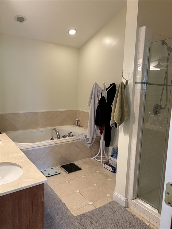 27 Tanglewood Road, Unit 27 Newton, MA 02459 - Photo 8 of 16