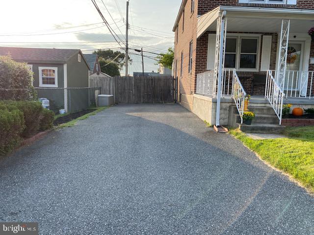 809 Colwell Road Swarthmore, PA 19081 - Photo 4 of 37