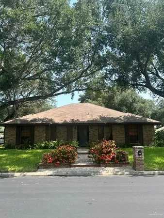 $2,000 | 101 East Wisteria Avenue, McAllen, TX 78504