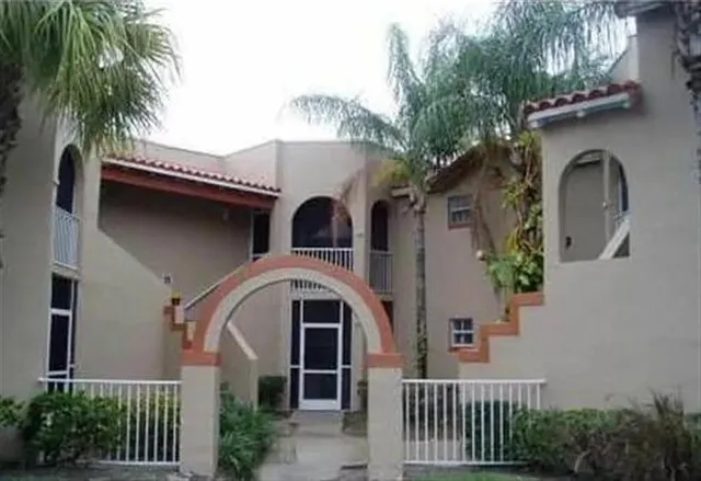 $2,100 | 334 Southwest 86th Avenue, Unit 102, Pembroke Pines, FL 33025