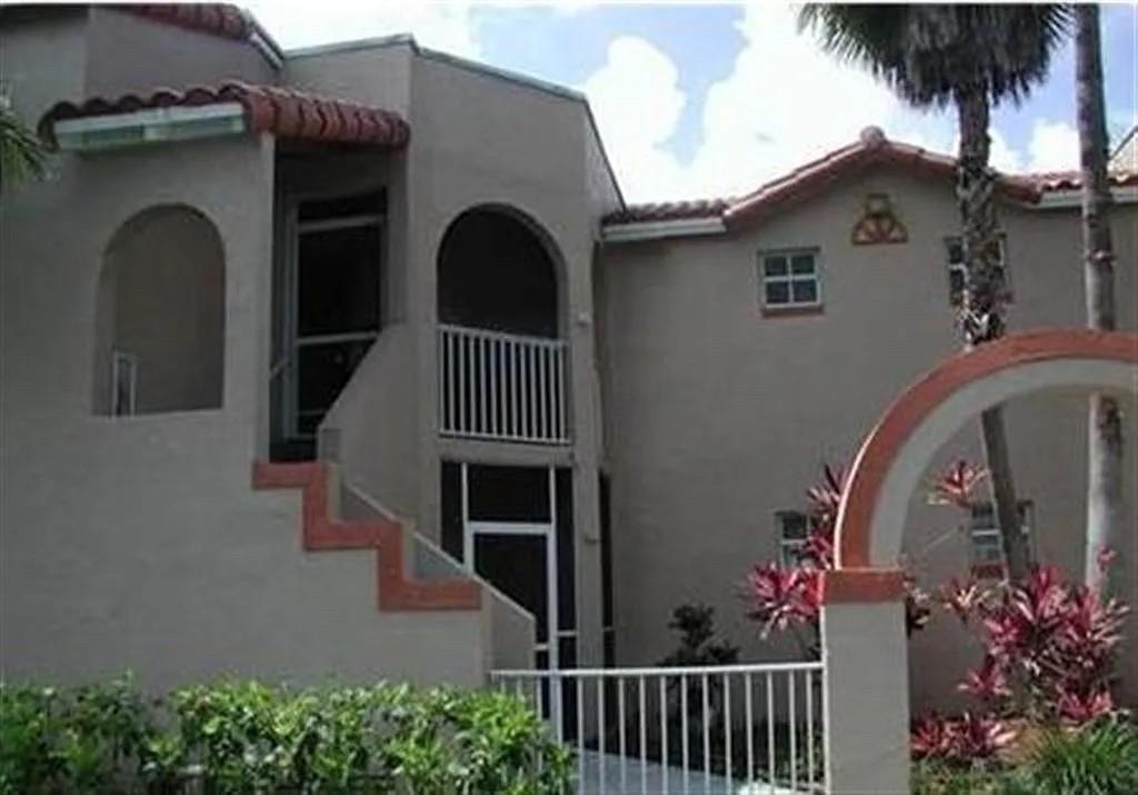 334 Southwest 86th Avenue, Unit 102 Pembroke Pines, FL 33025 - Photo 6 of 17