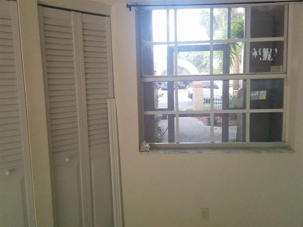 334 Southwest 86th Avenue, Unit 102 Pembroke Pines, FL 33025 - Photo 8 of 17