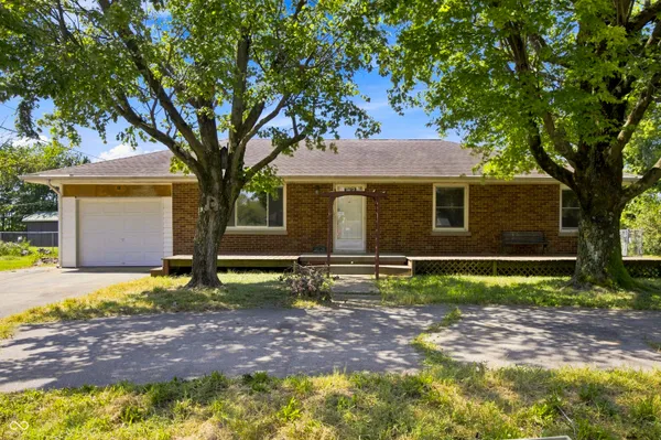 $189,900 | 5628 Denois Street, Columbus, IN 47201