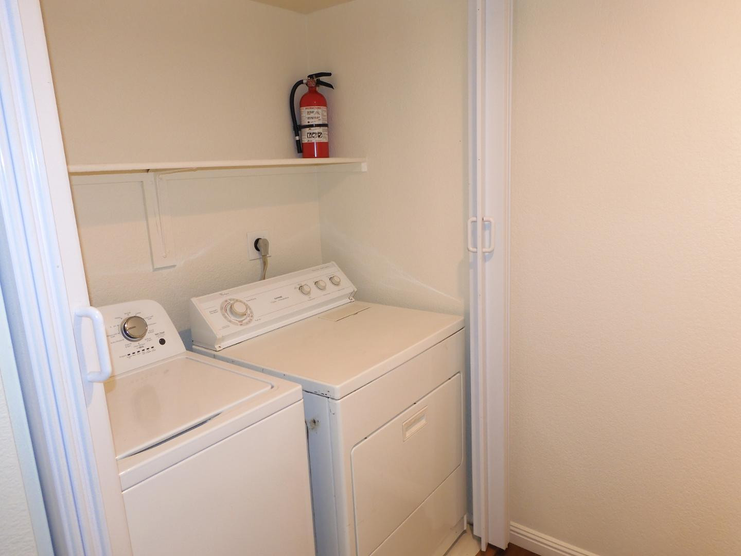 154 West 5th Street, Unit 233 Tempe, AZ 85281 - Photo 24 of 29 a utility room with dryer and washer