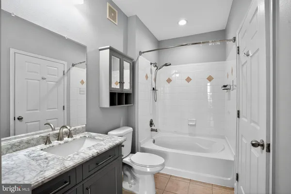 $279,900 | 501 Hungerford Drive, Unit 145, Rockville, MD 20850