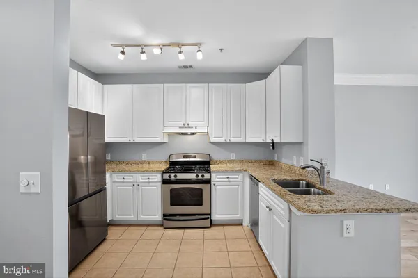 $279,900 | 501 Hungerford Drive, Unit 145, Rockville, MD 20850