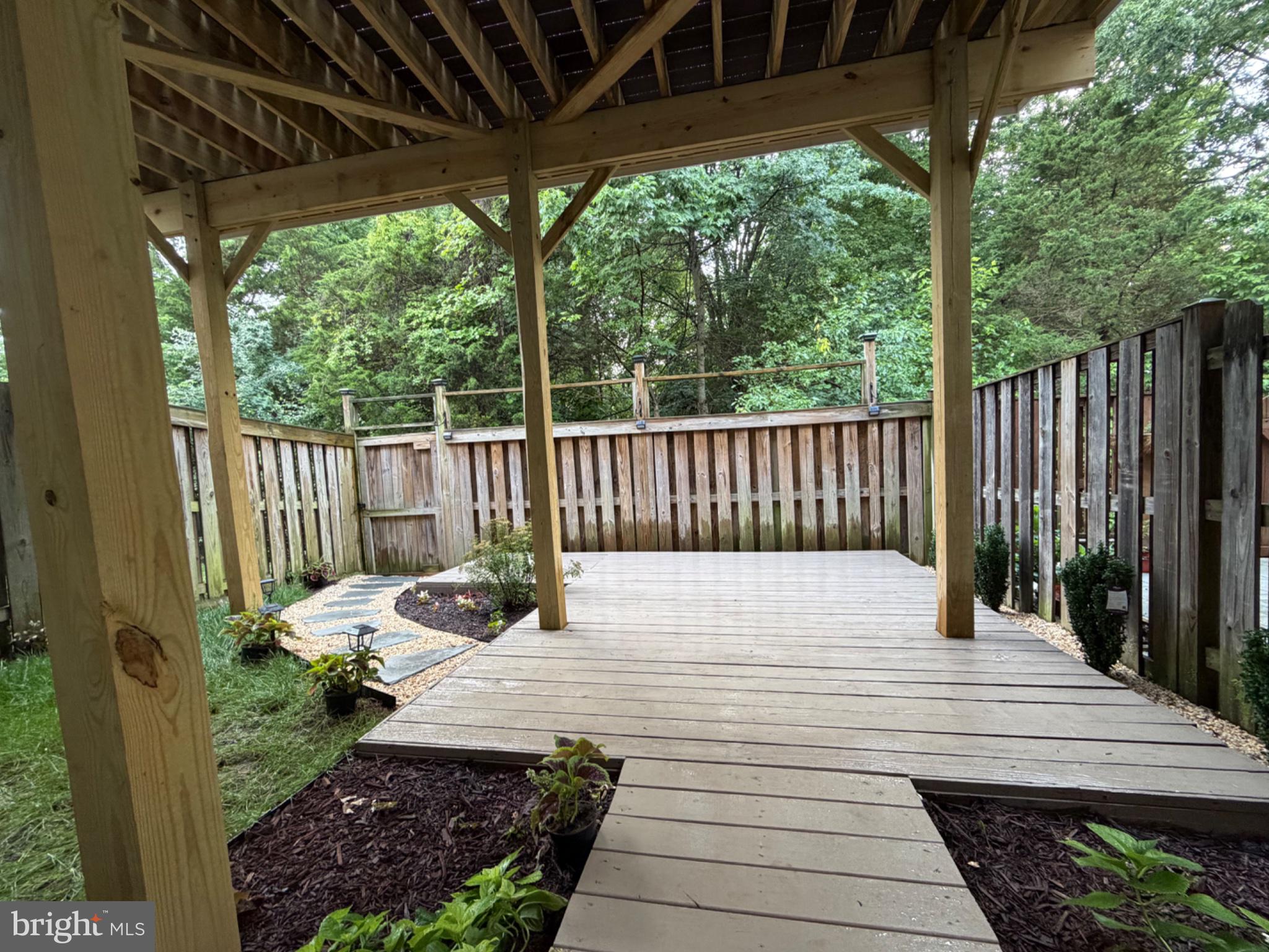 25333 Wakestone Terrace Chantilly, VA 20152 - Photo 61 of 109 Serene outdoor retreat awaits you.