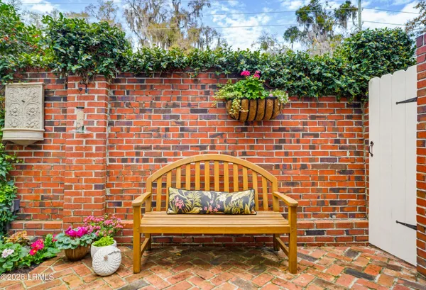 $780,000 | 895 Ribaut Road, Unit 9, Beaufort, SC 29902