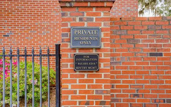 $780,000 | 895 Ribaut Road, Unit 9, Beaufort, SC 29902