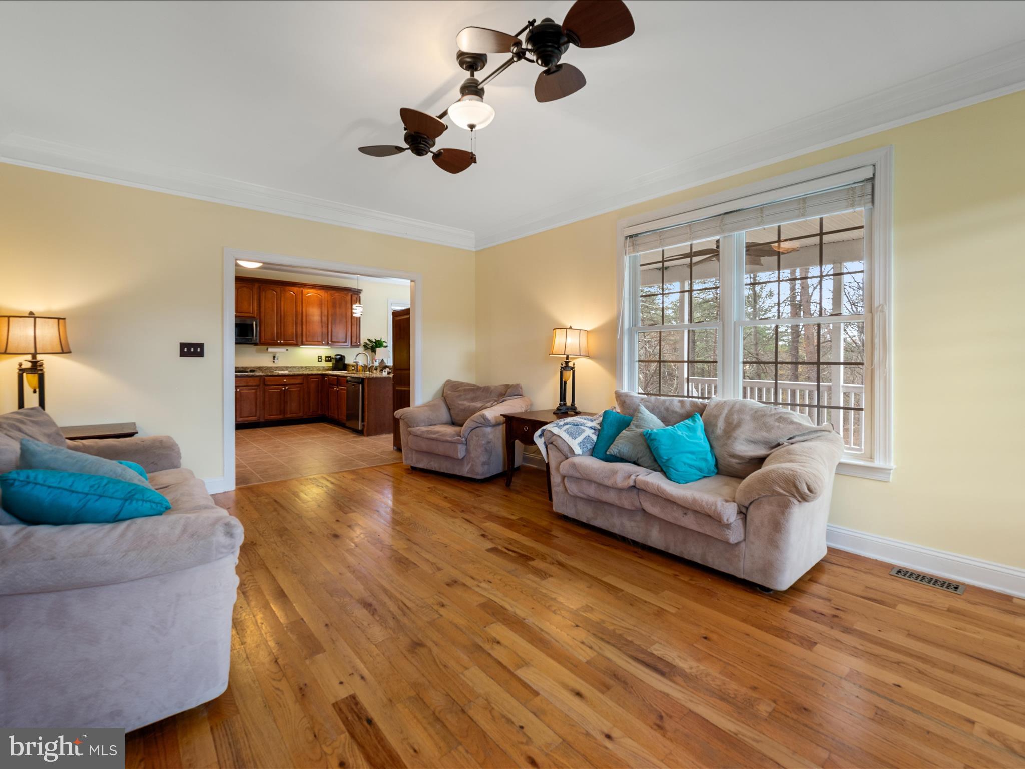 355 Fishel Road Winchester, VA 22602 - Photo 25 of 74 Living Room