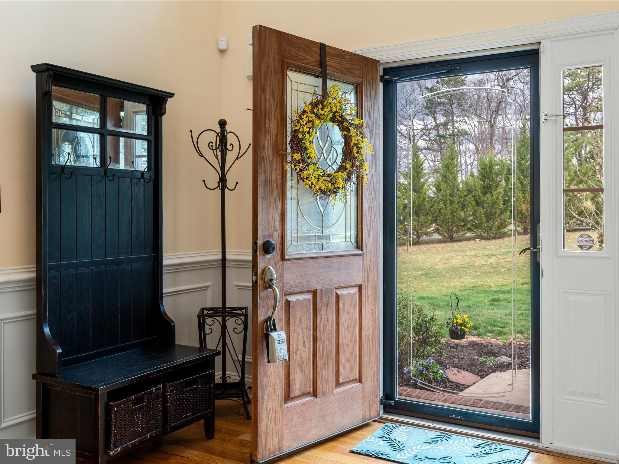 355 Fishel Road Winchester, VA 22602 - Photo 4 of 74 Foyer