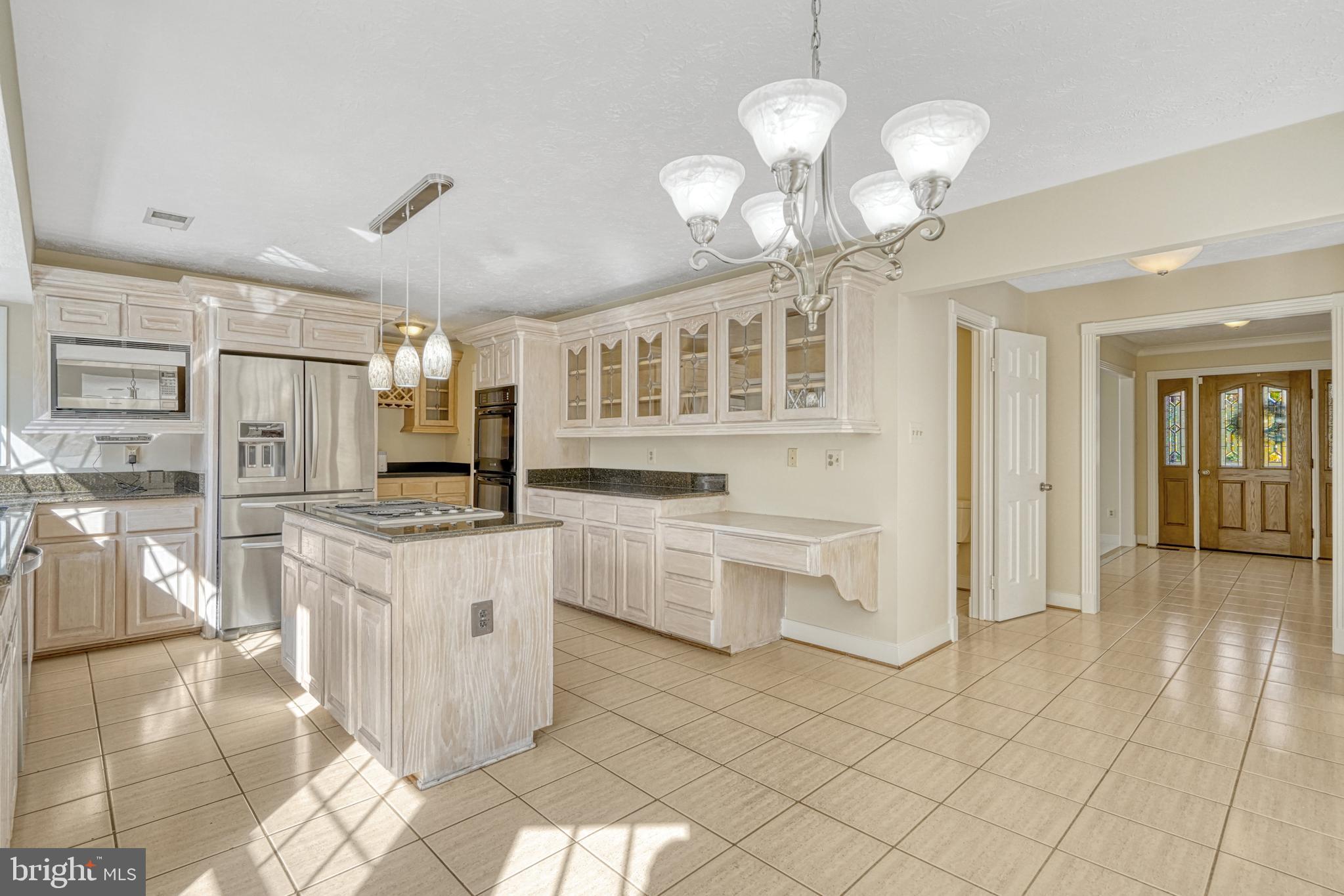 5503 Ashleigh Road Fairfax, VA 22030 - Photo 8 of 38 FULLY EQUIPPED KITCHEN