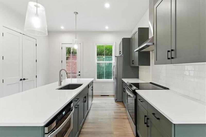 170 Color Circle Atlanta, GA 30317 - Photo 10 of 34