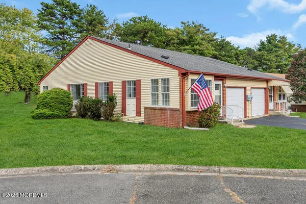 $1,950 | 9B Juniper Lane, Unit 50, Whiting, NJ 08759