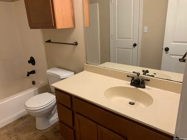 $1,295 | 901 Brown Rock Drive, New Braunfels, TX 78130