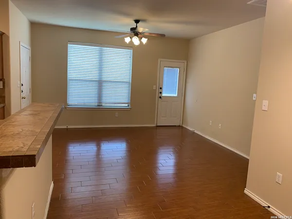 $1,295 | 901 Brown Rock Drive, New Braunfels, TX 78130