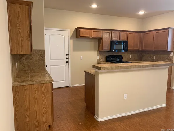 $1,295 | 901 Brown Rock Drive, New Braunfels, TX 78130