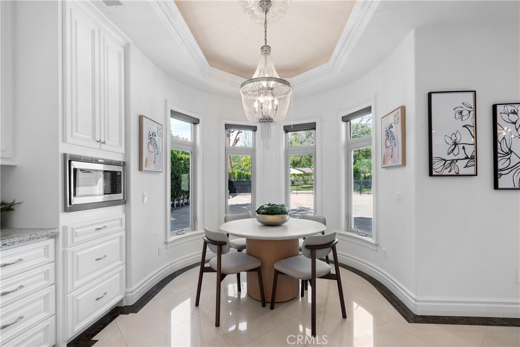 3255 Lombardy Road Pasadena, CA 91107 - Photo 11 of 69 dining nook