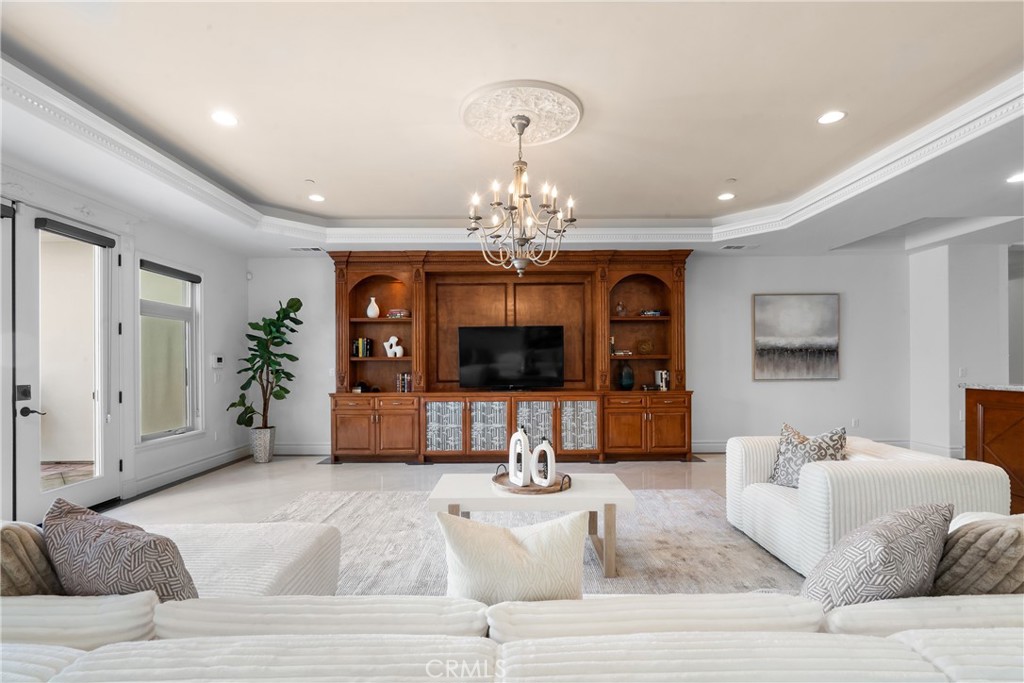 3255 Lombardy Road Pasadena, CA 91107 - Photo 65 of 69 open floor plan family room