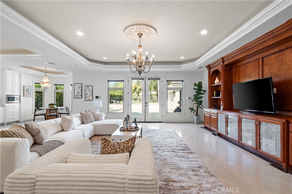 3255 Lombardy Road Pasadena, CA 91107 - Photo 67 of 69 open floor plan family room