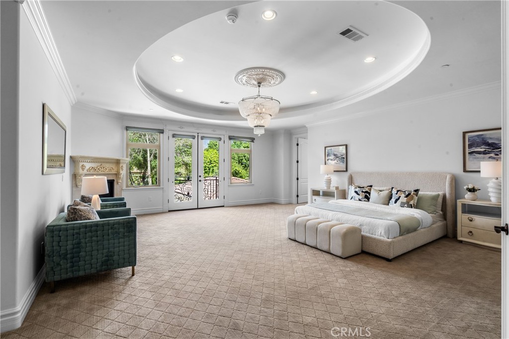 3255 Lombardy Road Pasadena, CA 91107 - Photo 14 of 69 master bedroom
