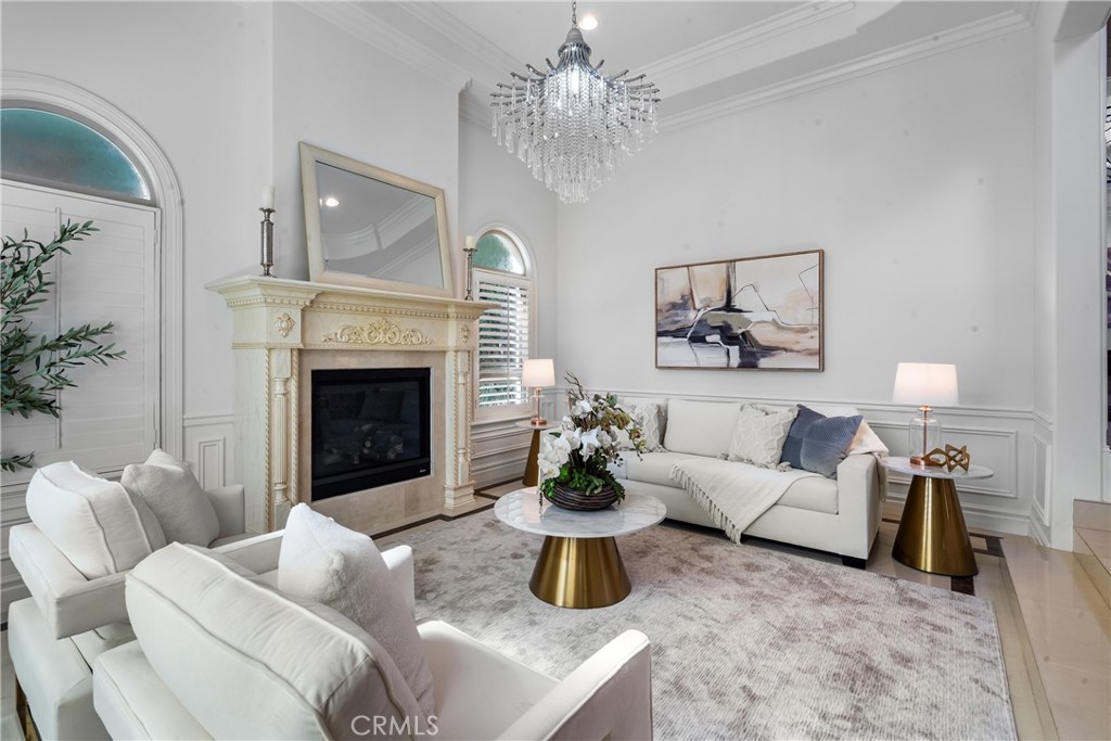 3255 Lombardy Road Pasadena, CA 91107 - Photo 3 of 69 living room