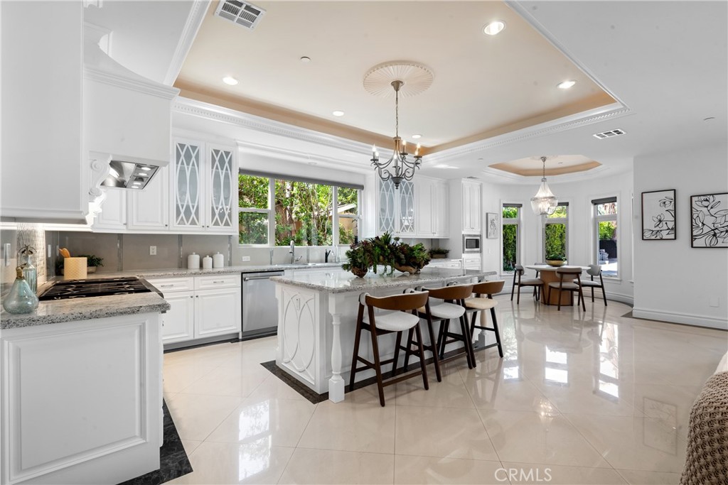 3255 Lombardy Road Pasadena, CA 91107 - Photo 5 of 69 main kitchen