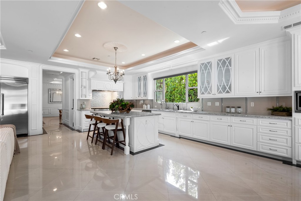 3255 Lombardy Road Pasadena, CA 91107 - Photo 6 of 69 massive main kitchen