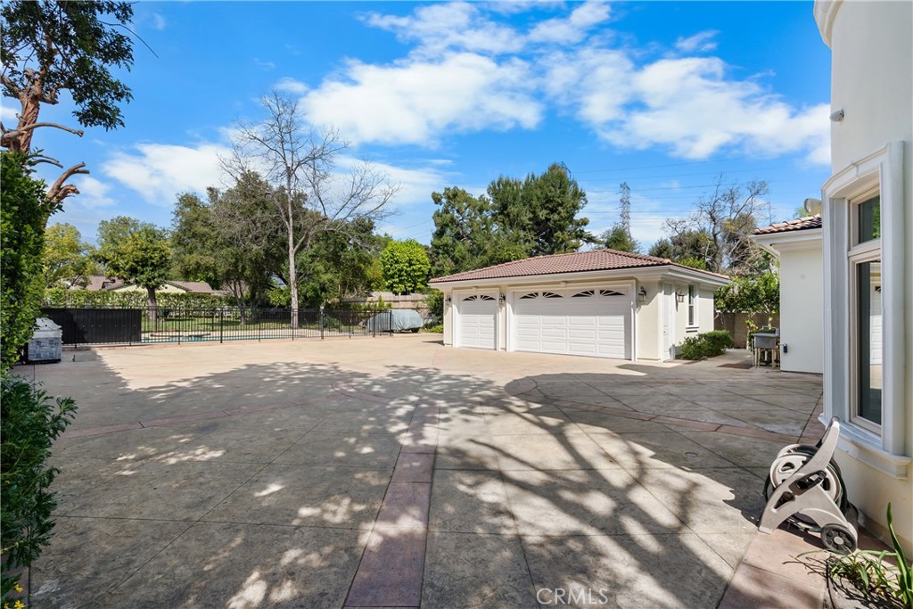 3255 Lombardy Road Pasadena, CA 91107 - Photo 58 of 69 enough parking for 10+ cars