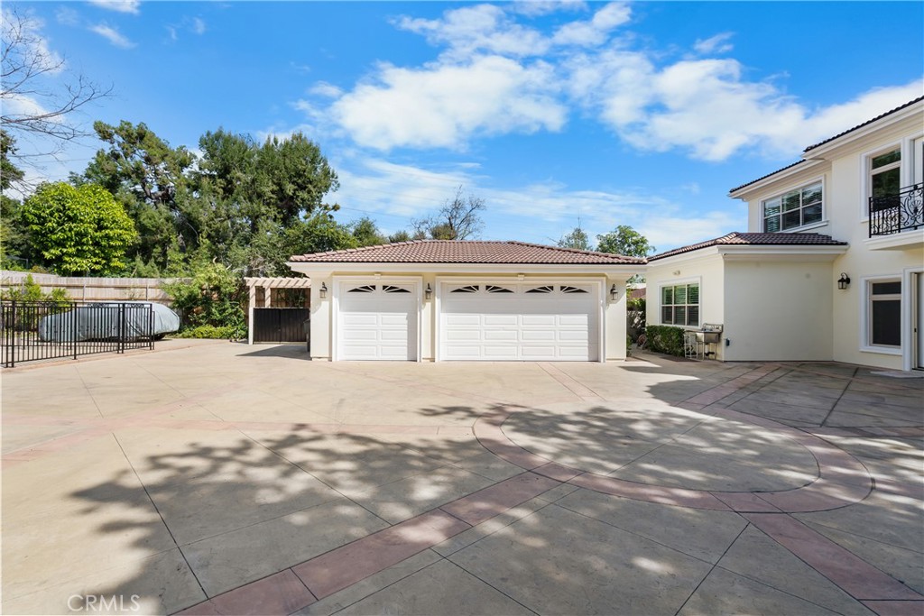 3255 Lombardy Road Pasadena, CA 91107 - Photo 59 of 69 detached garage