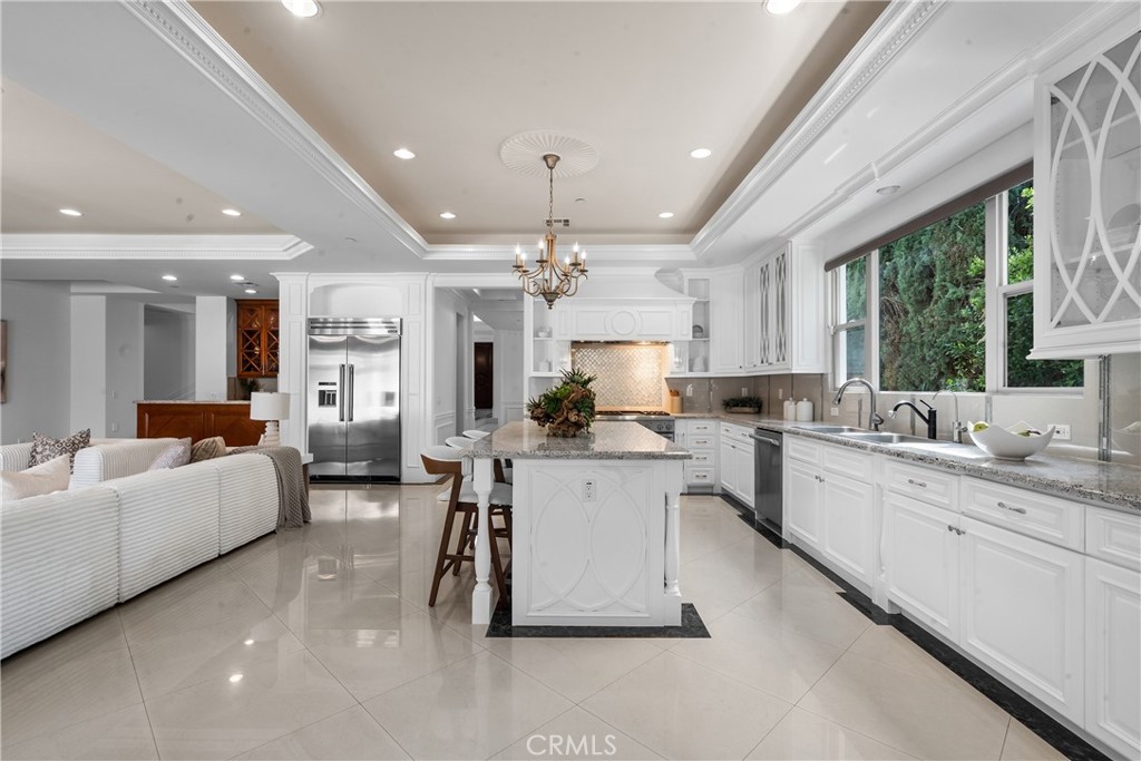 3255 Lombardy Road Pasadena, CA 91107 - Photo 7 of 69 main kitchen