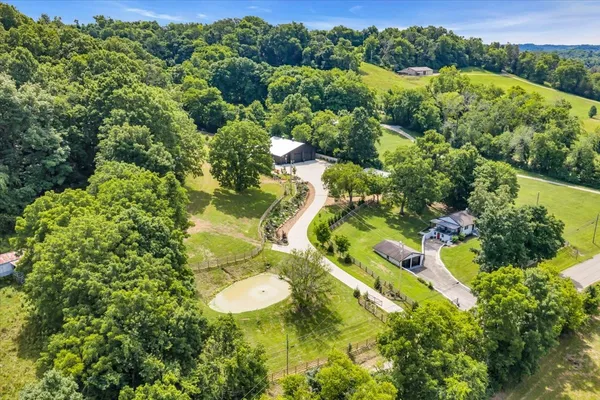 $1,574,999 | 2896 Fly Road, Santa Fe, TN 38482