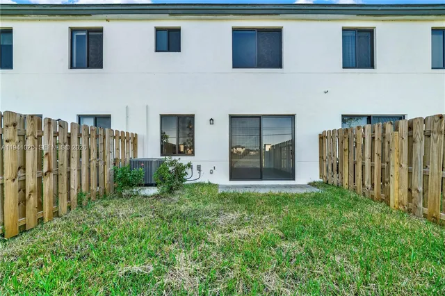 $2,500 | 18981 Southwest 344th Terrace, Unit 18981, Homestead, FL 33034