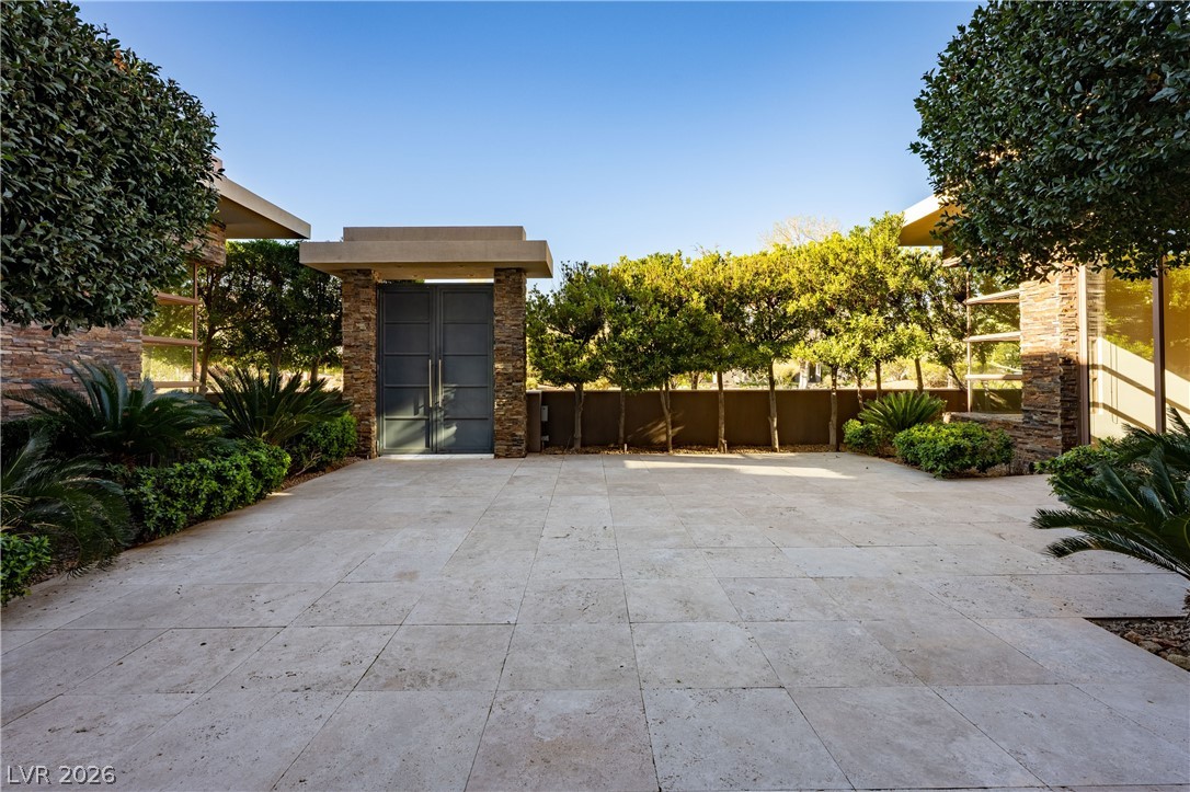 91 Hawk Ridge Drive Las Vegas, NV 89135 - Photo 6 of 97