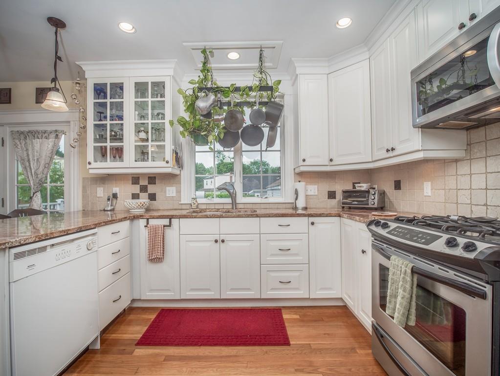 33 Hillside Road Dedham, MA 02026 - Photo 4 of 40 Gallery Image 4