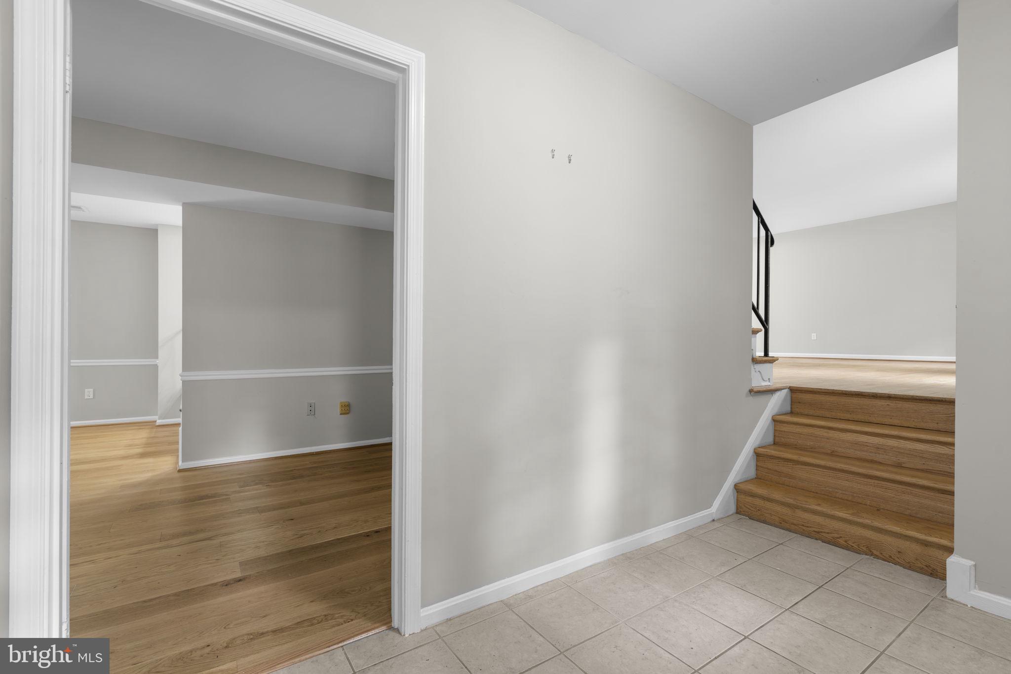1585 Kimblewick Road Potomac, MD 20854 - Photo 4 of 60
