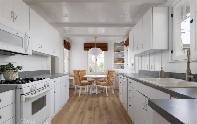 $1,985,000 | 31632 2nd Avenue, Laguna Beach, CA 92651