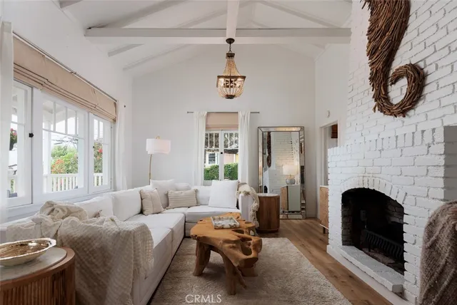 $1,985,000 | 31632 2nd Avenue, Laguna Beach, CA 92651