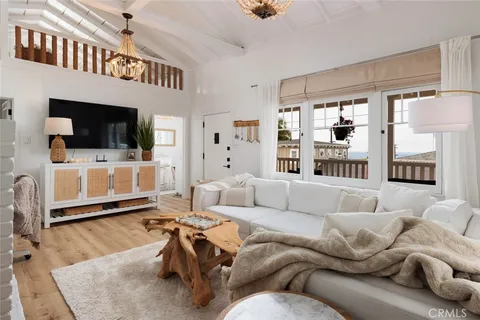 $1,985,000 | 31632 2nd Avenue, Laguna Beach, CA 92651