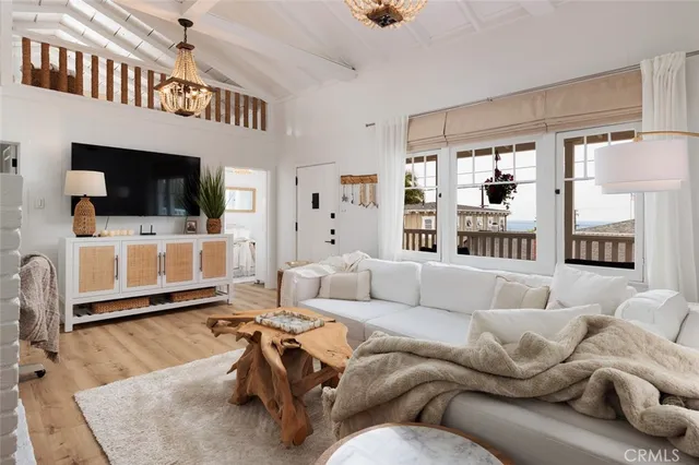 $1,985,000 | 31632 2nd Avenue, Laguna Beach, CA 92651