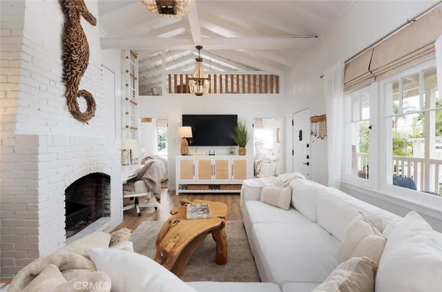 $1,985,000 | 31632 2nd Avenue, Laguna Beach, CA 92651