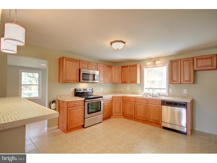 206 Warwick Road Deptford, NJ 08096 - Photo 12 of 13 Living Room
