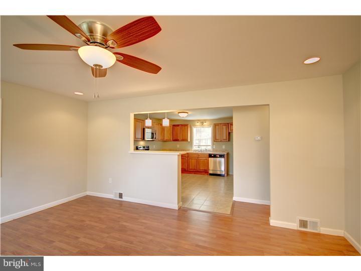 206 Warwick Road Deptford, NJ 08096 - Photo 6 of 13 Living Room